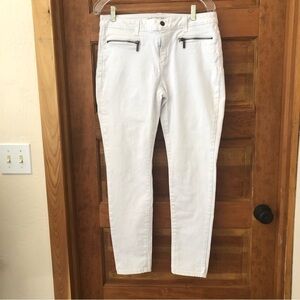 Michael Kors/ Women's /White Denim /Skinny W/ Zip In front pockets/ size 8